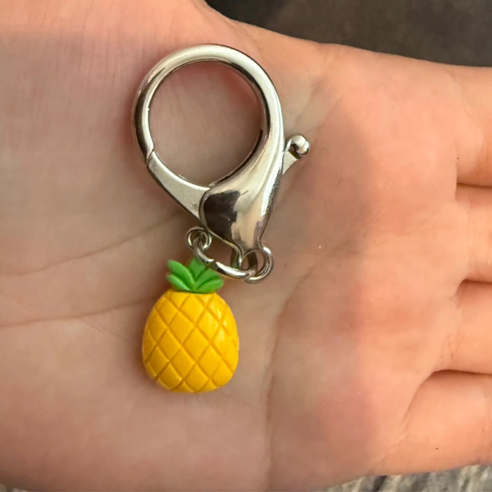 Pineapple stitch marker (big clasp)